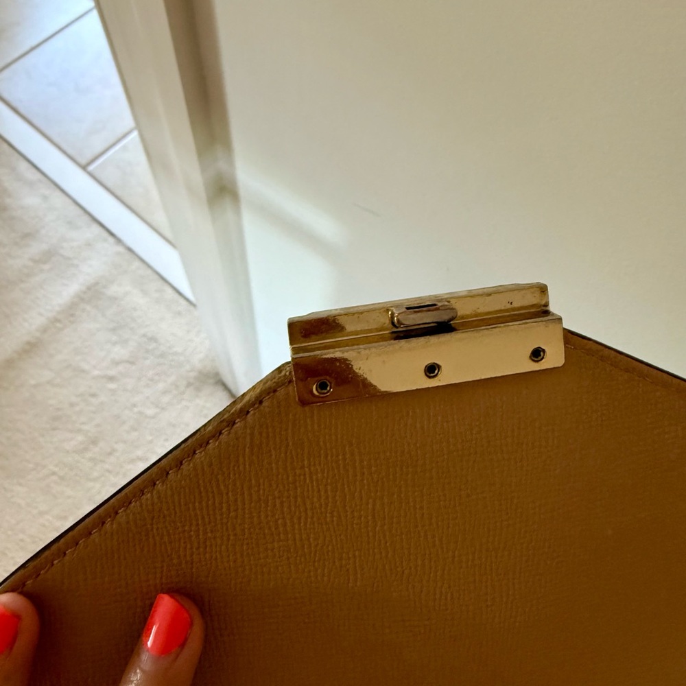 Longchamp Le Pliage Heritage Beige and Gold Crossbody Bag with Envelope Closure - Picture 6 of 10